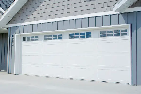 Long panel garage doors