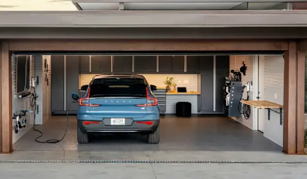 keep your garage clean and organized