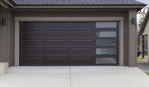 how much does a garage door weigh